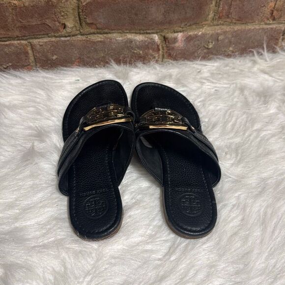 Tory Burch Women’s Black Pebbled Leather Gold Hardware Thong Sandal Size 9 - Picture 4 of 9